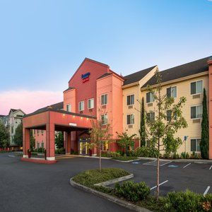 Hotel Fairfield & By Marriott North 3*