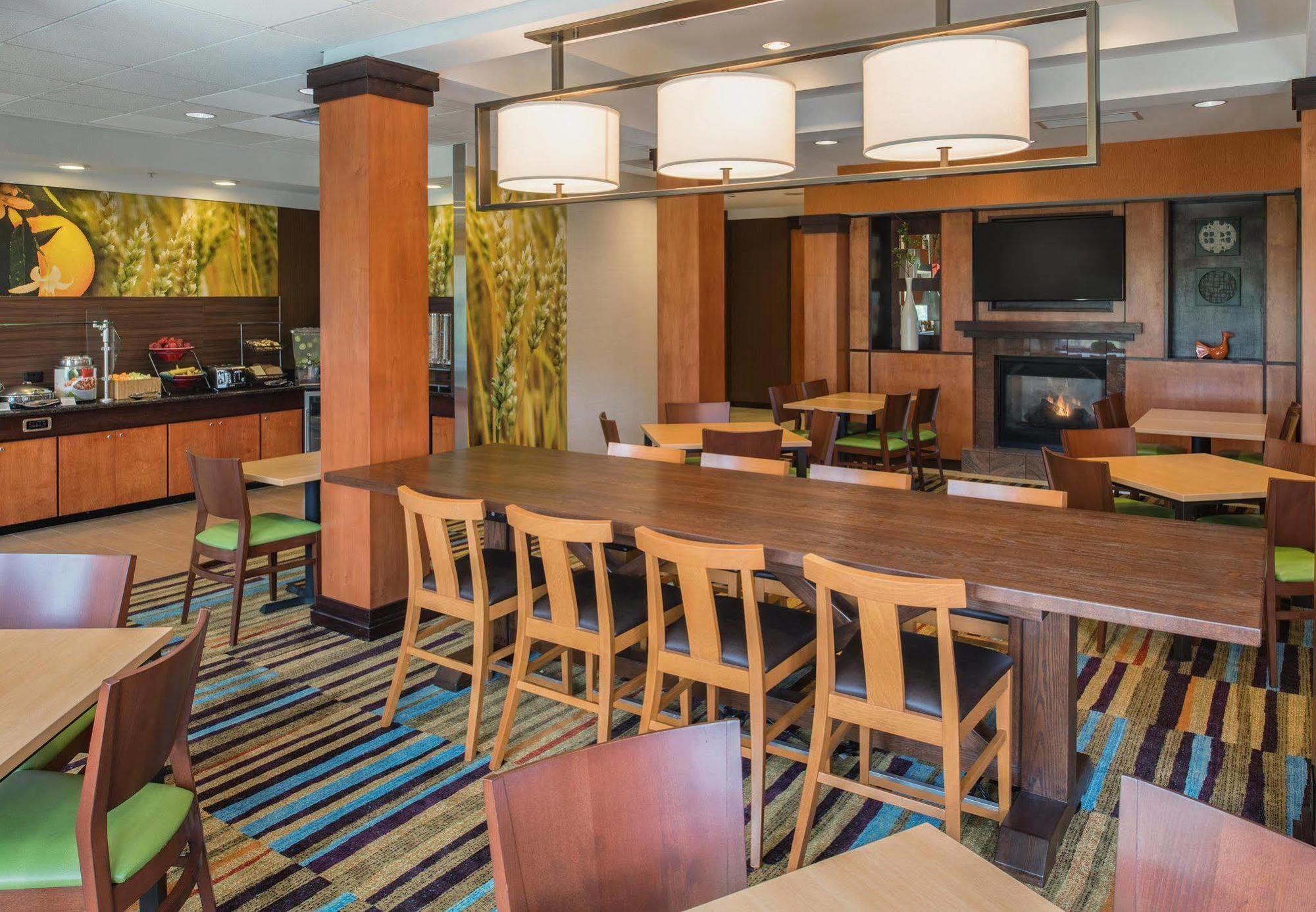 Fairfield & By Marriott North 3*